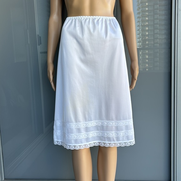 Vintage White Slip Skirt - Picture 5 of 6